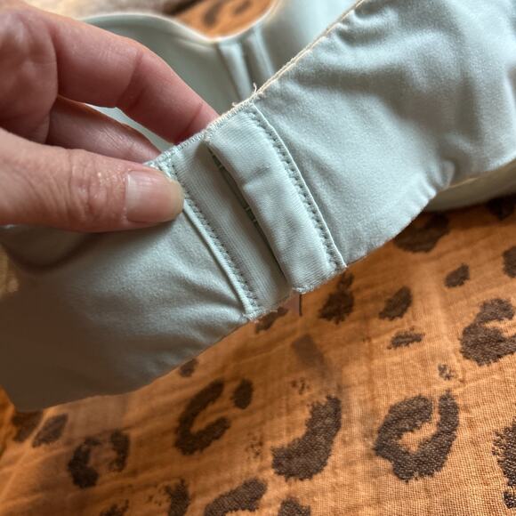 Body by Victoria Secret Lined Strapless Light Bra Blue Lace T Shirt 34DD - Picture 4 of 9